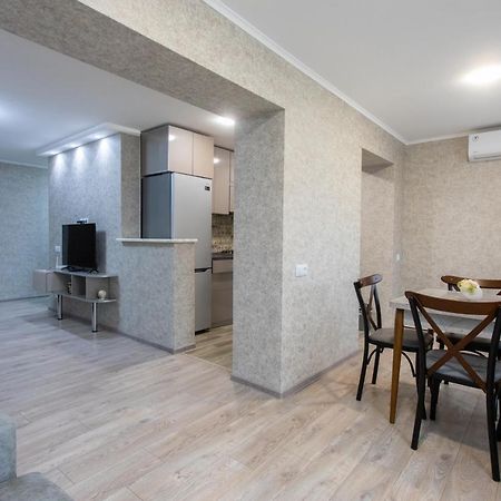 Ninia'S Apartment Кутаїсі Екстер'єр фото