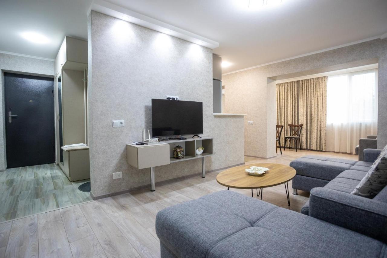 Ninia'S Apartment Кутаїсі Екстер'єр фото
