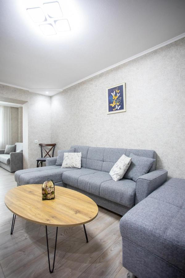 Ninia'S Apartment Кутаїсі Екстер'єр фото